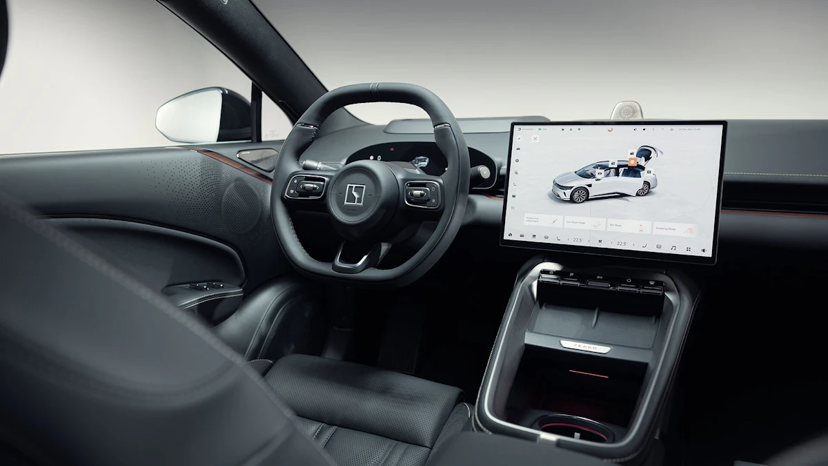 Fahrerorientiertes Cockpit des Zeekr 7GT